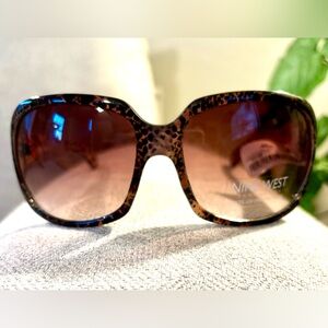 Nine West NWT Women’s multicolored sunglasses.